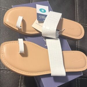 Universal Thread White Croc-Embossed Sandals